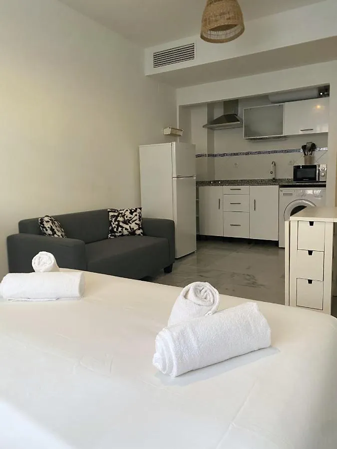 Quattro Triana En Salado Apartment Seville 0*,